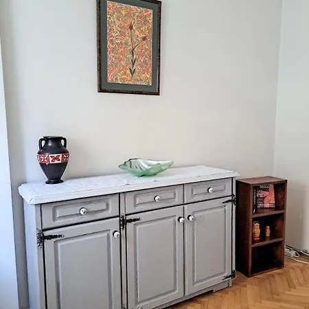 Spacious And Bright - Dirim House