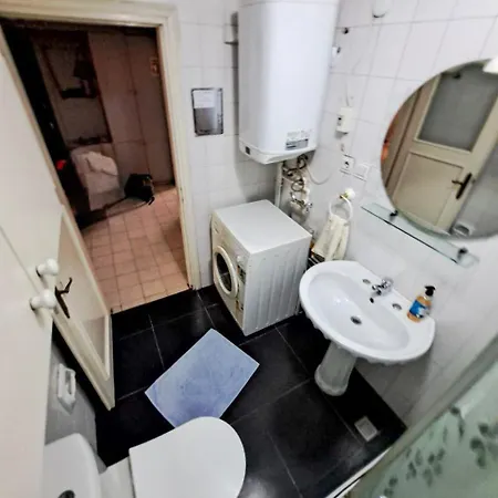 Apartment Spacious And Bright - Dirim House